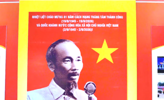 Tái hiện lịch sử qua Triển lãm "Rạng rỡ non sông Việt Nam"